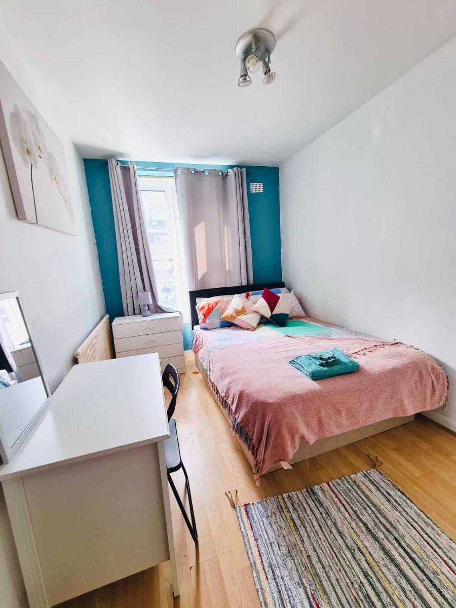 Stunning 3 Bedroom Flat In Stockwell - Housity