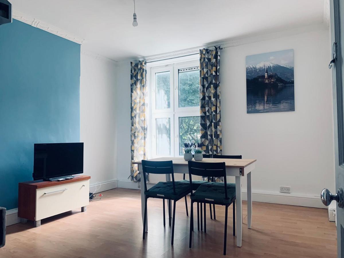 Stunning 3 Bedroom Flat In Stockwell - Housity