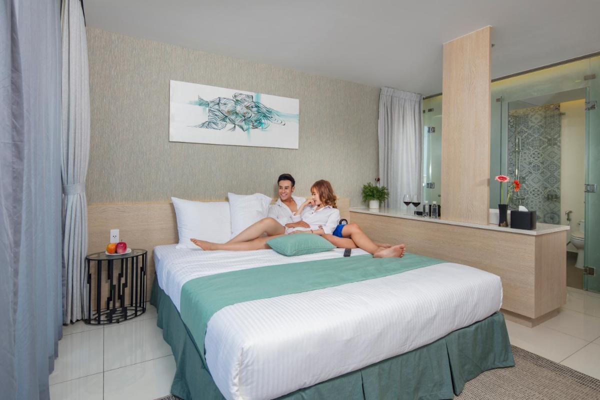 Quan's Villa @ Oceanami Villas & Beach Club - Housity