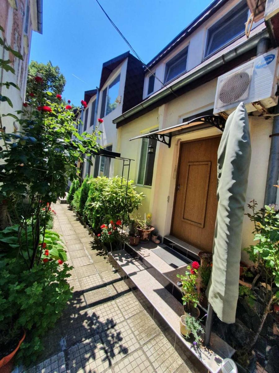 Top Center Apartment and Rooms Varna - Housity