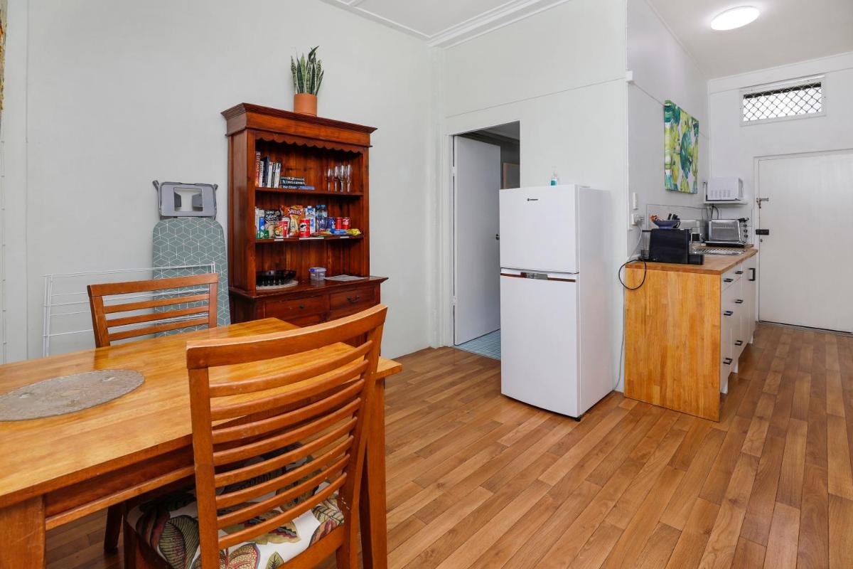 Easy Going Holiday Unit on McKenzie MK5 - Housity