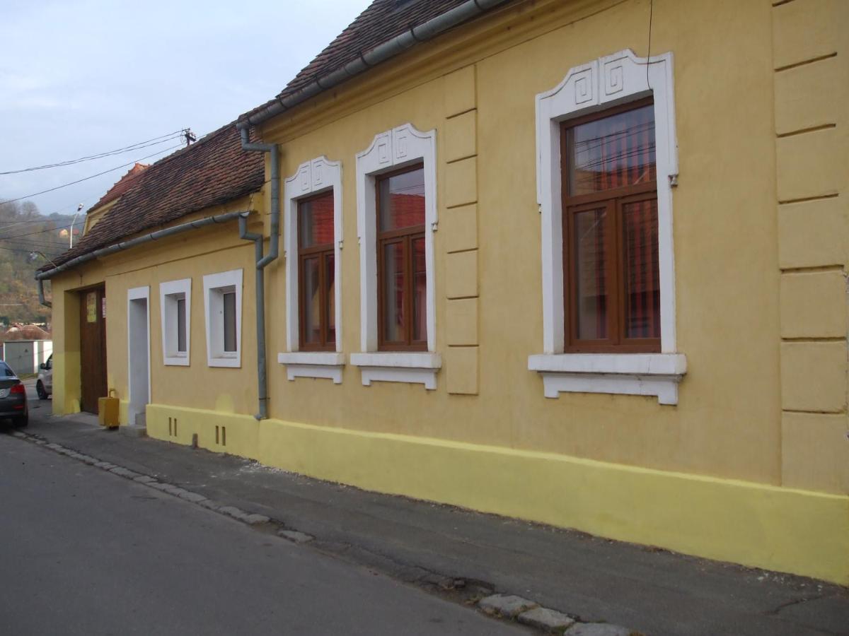 Pensiunea Mimi - Housity