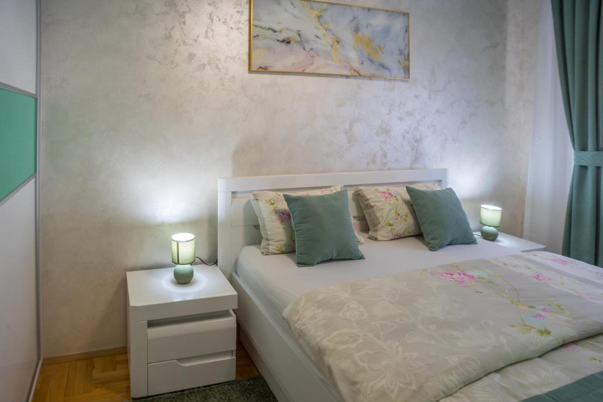Lux Deluxe Apartment - Housity