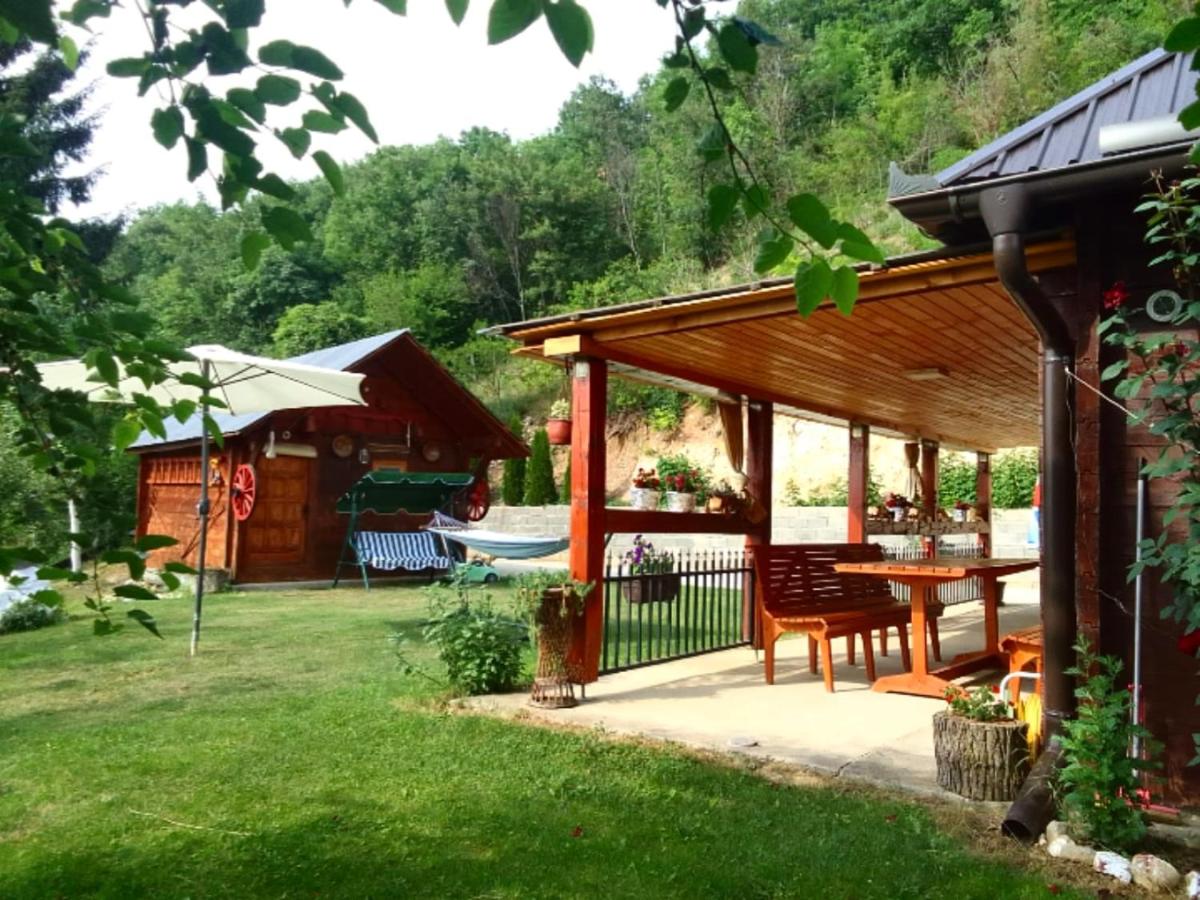 Ivanovi konaci - Housity