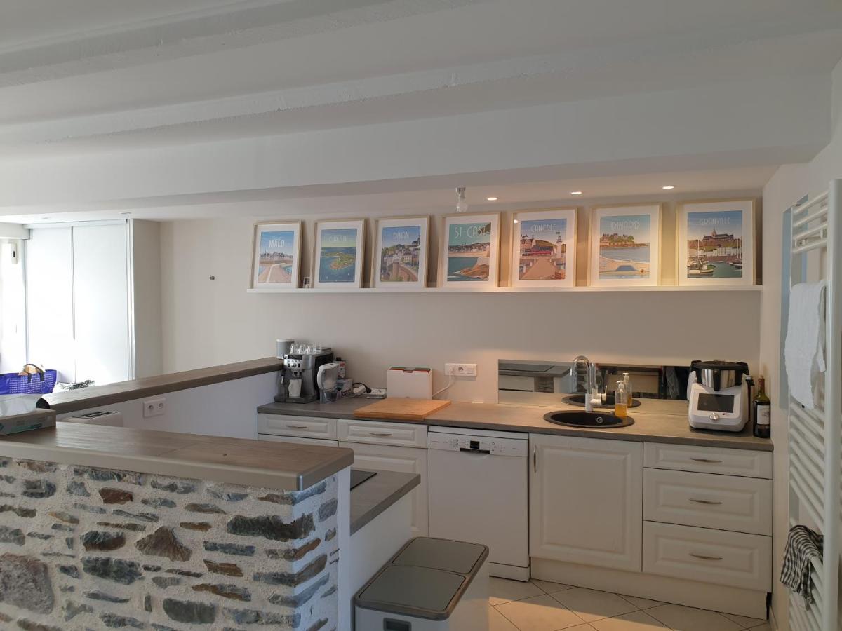 Maison de ville située à 8 kms du Mont St Michel - Housity