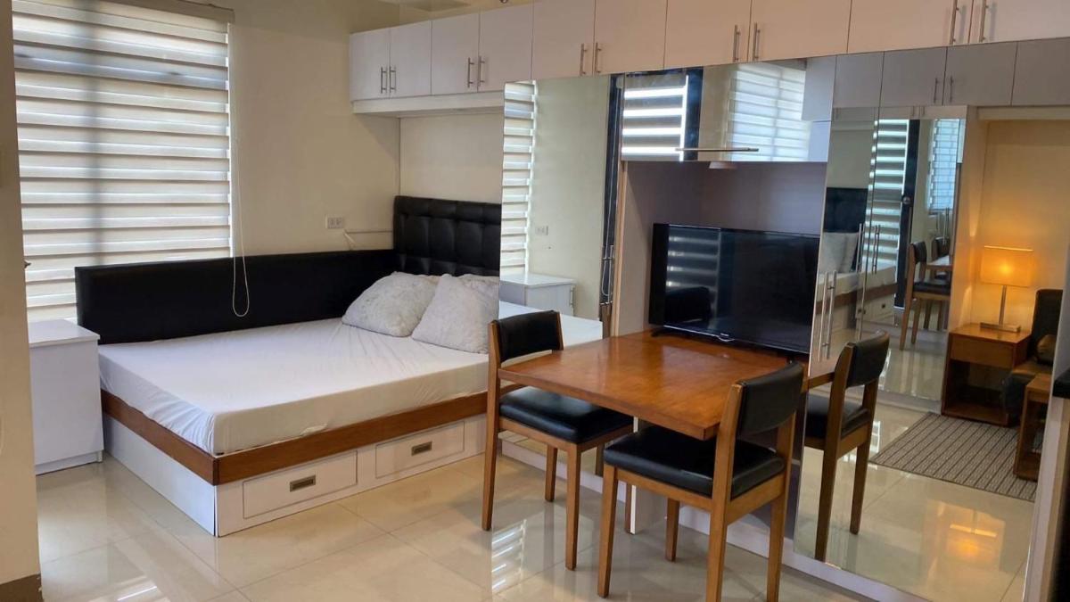 Suitetrails - Mabolo Garden Flat A6 with free Rooftop Pool