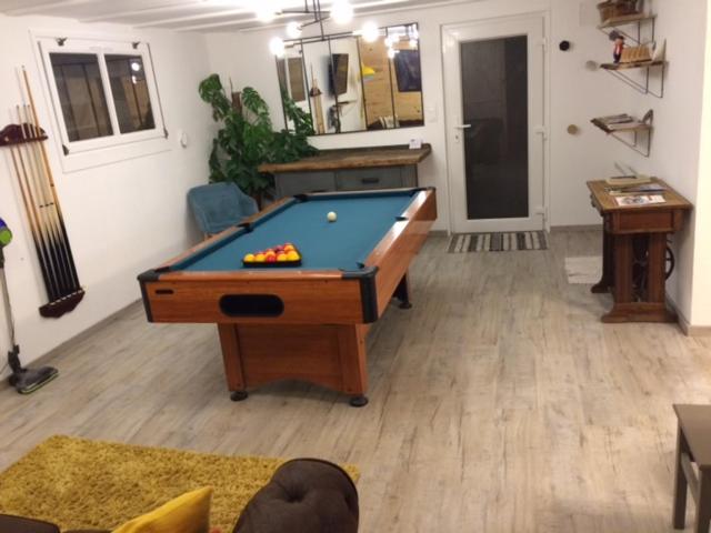 Charmant logement avec terrasse et billard - Housity