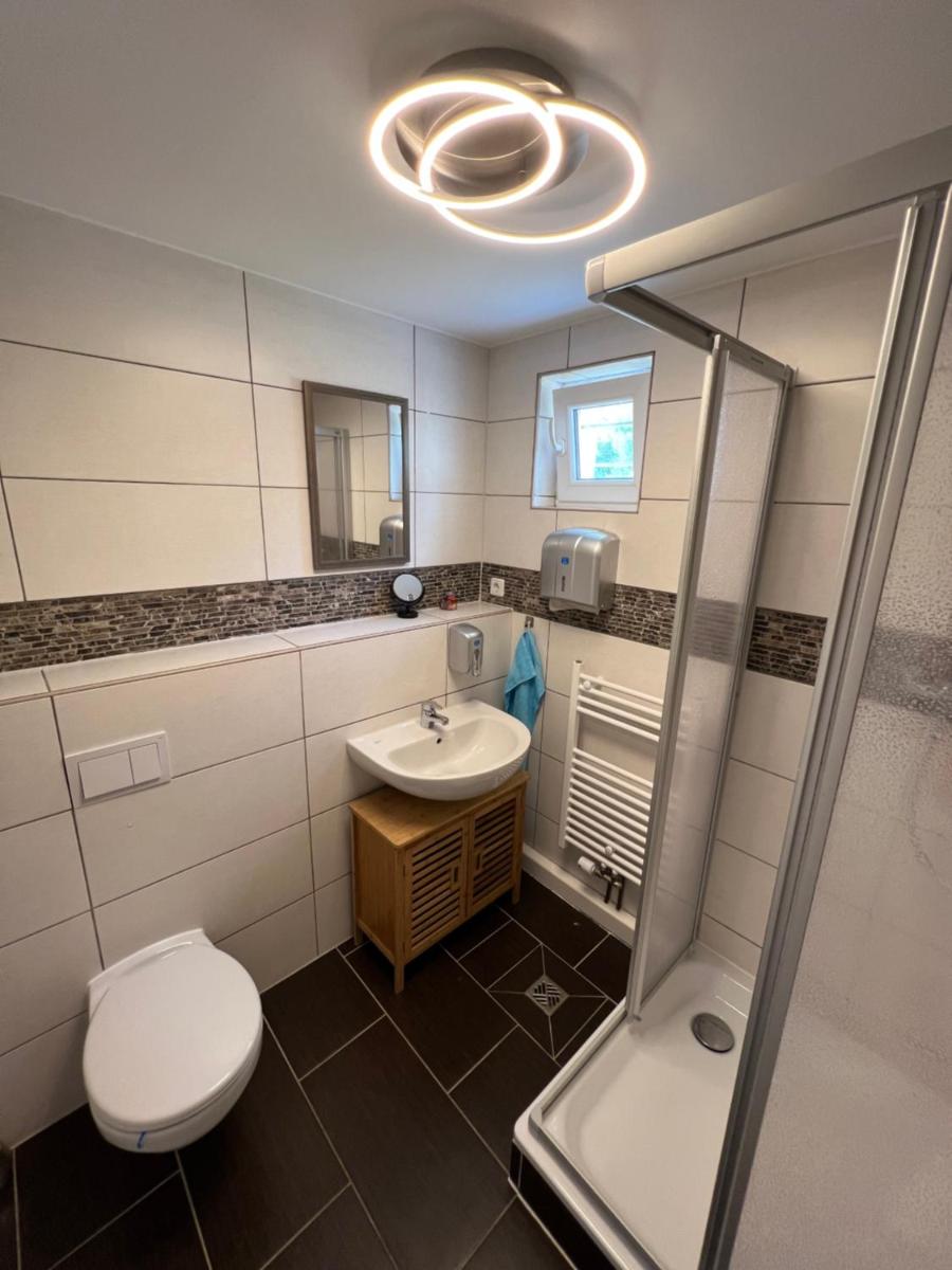 Bungalow 4 Schlafzimmer 8 Personen Parkplatz Grundstück Garten - Hizvo