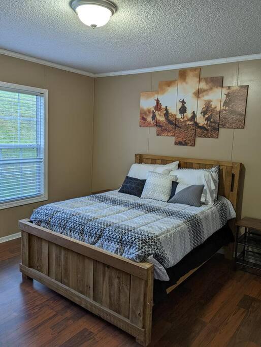 4 Bedroom Rural Home w/ all the Goodies! - Housity