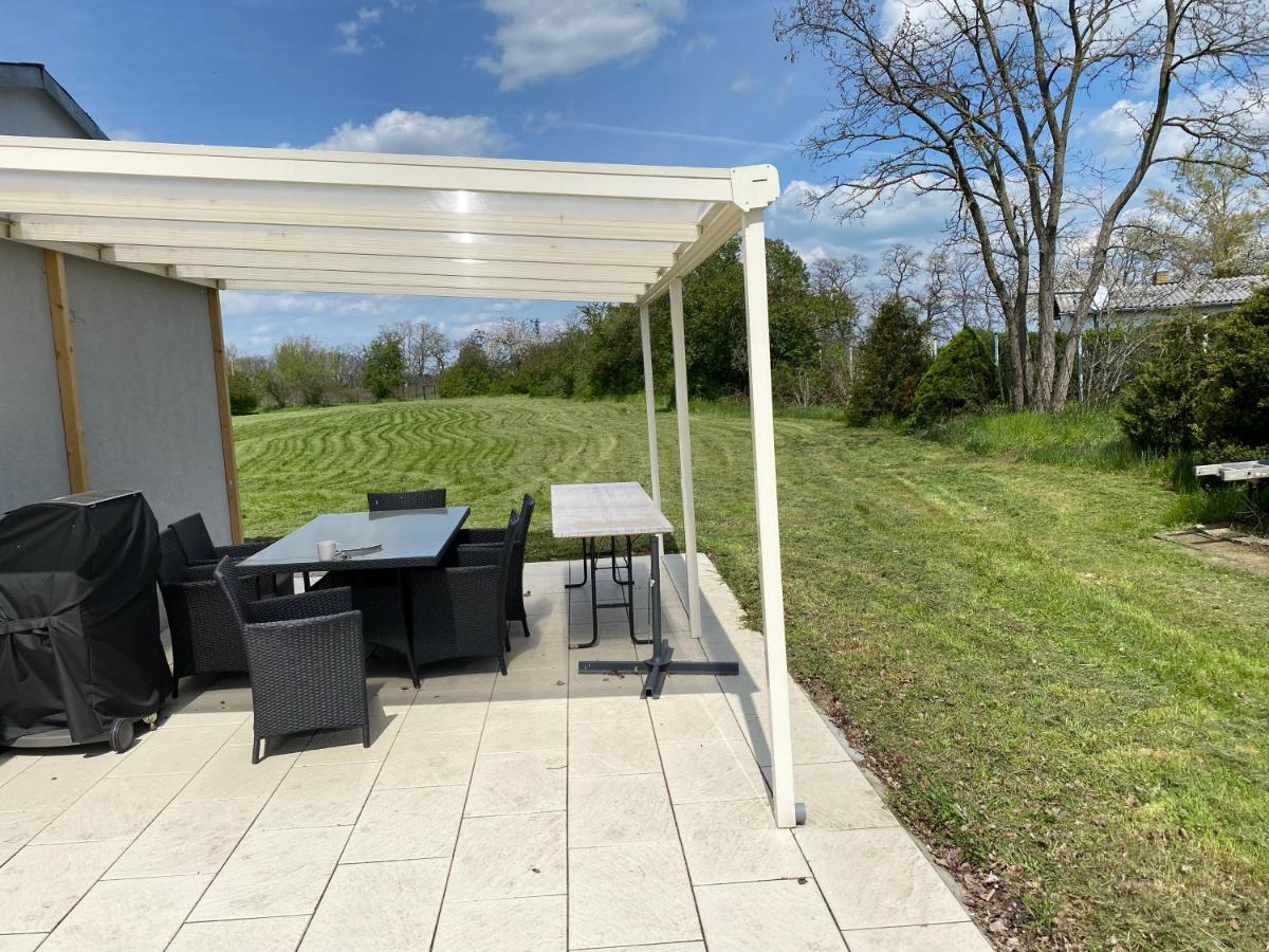 Platz für die ganze Familie - Bungalow mit großem Grundstück - Housity