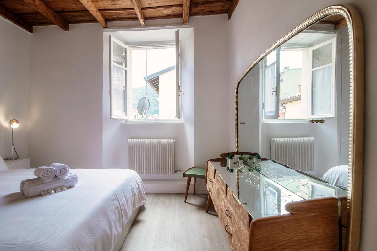 Silvia Como House - The House Of Travelers - Housity