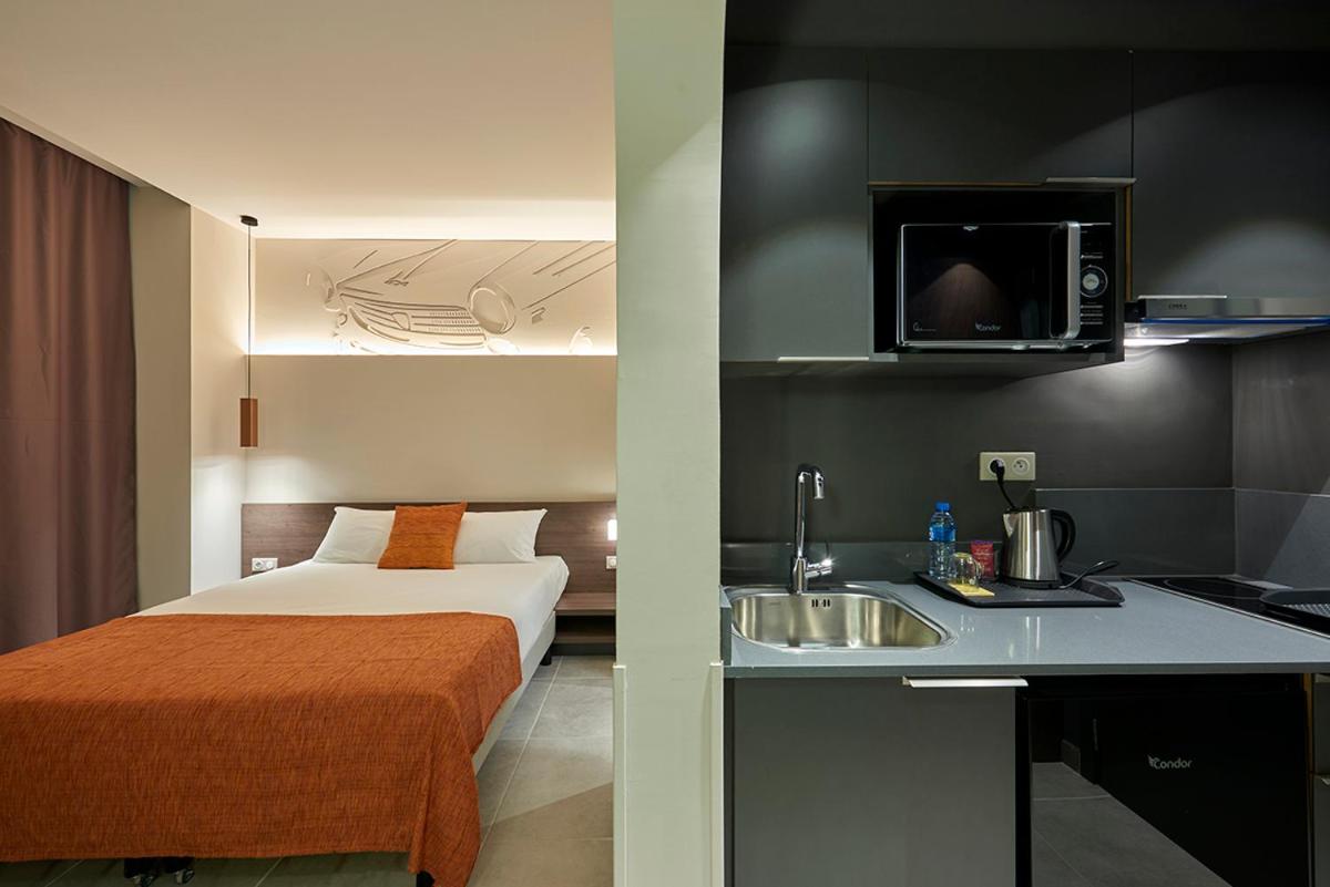 M Suite Hotel - Housity