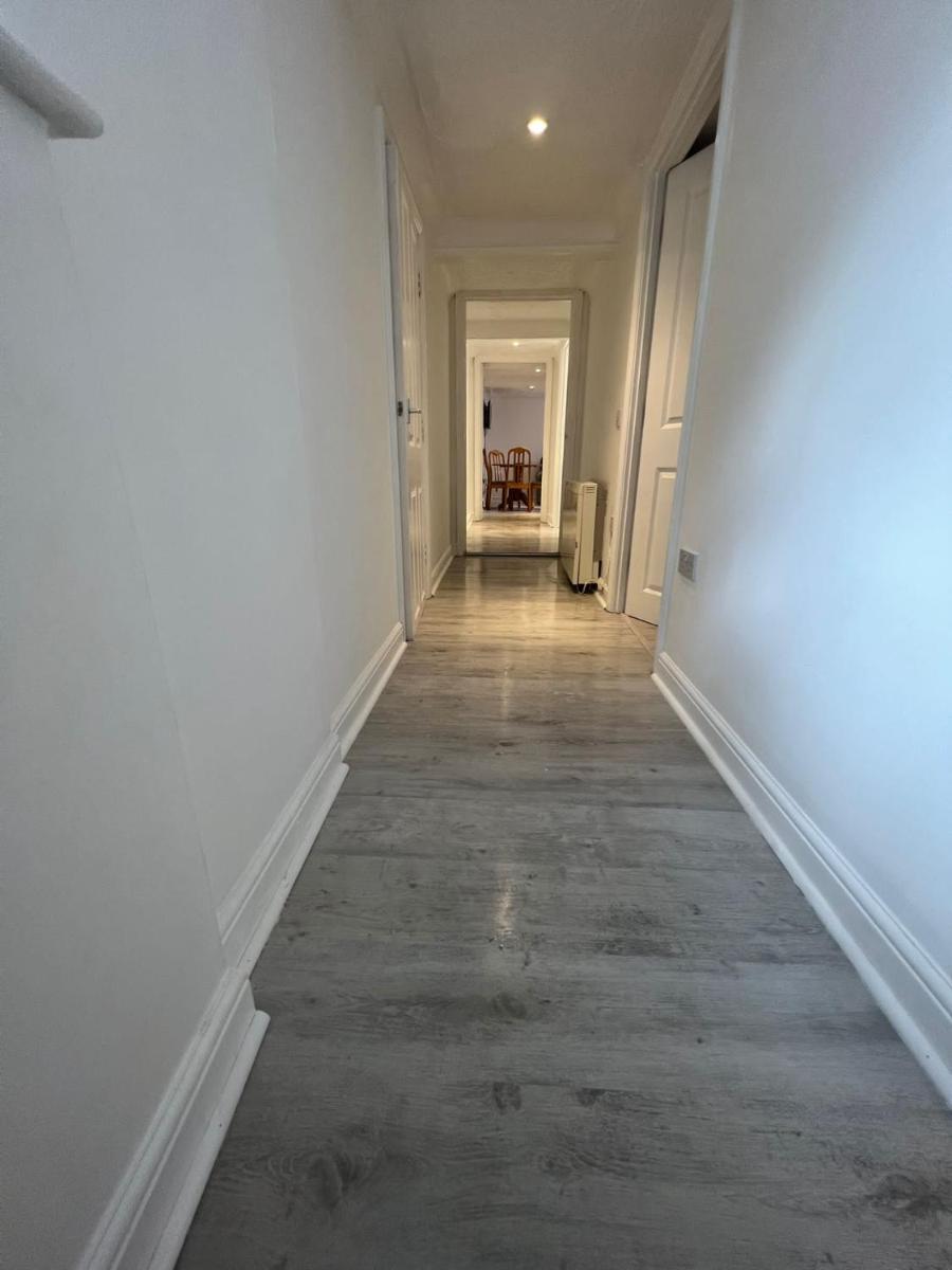 Entire Two Bedrooms Flat, 1F - Housity