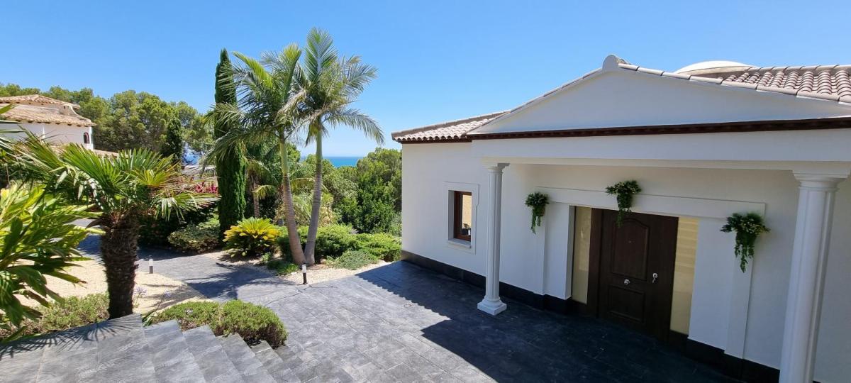 Villa Reina - Housity