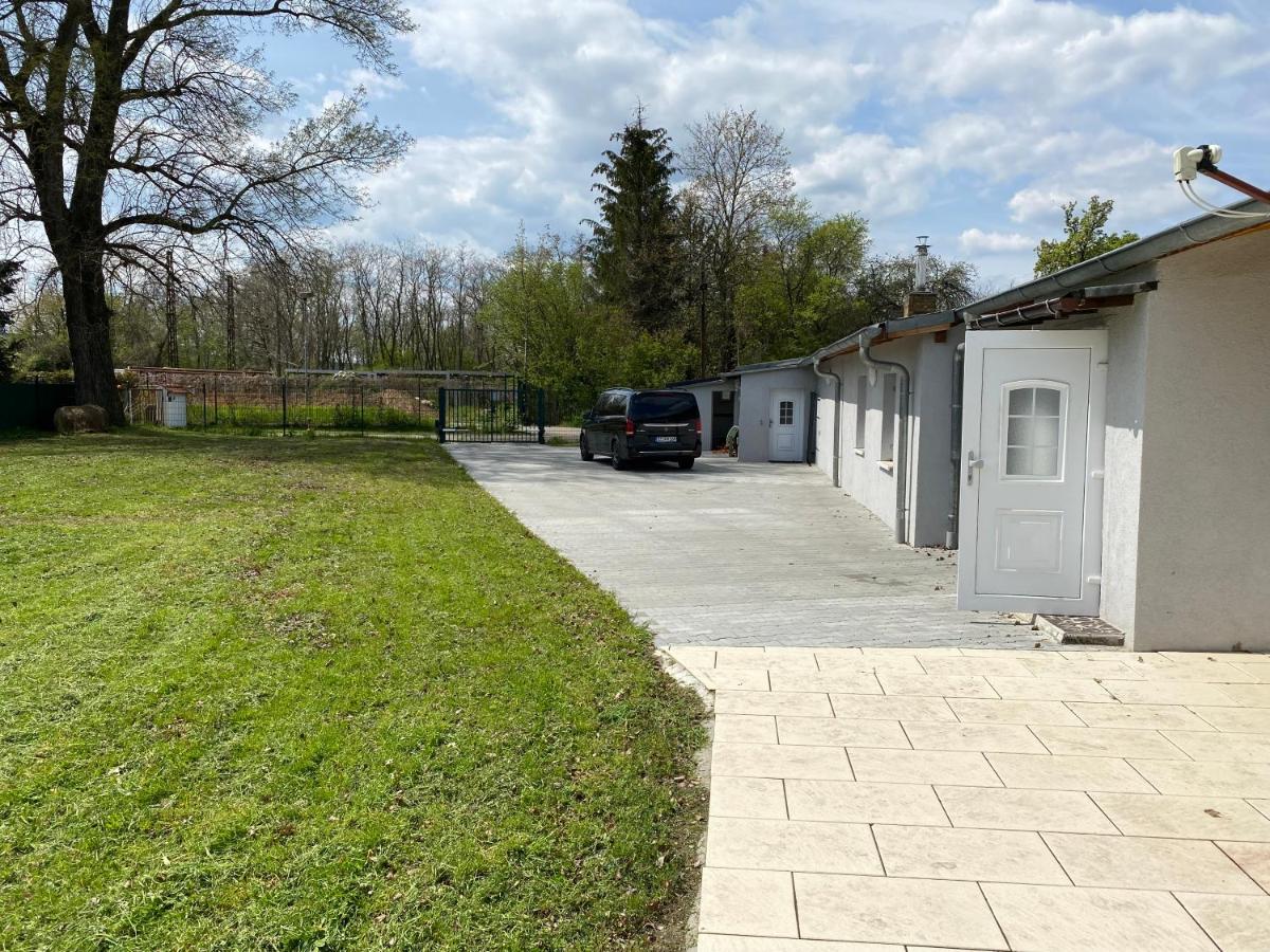 Platz für die ganze Familie - Bungalow mit großem Grundstück - Housity