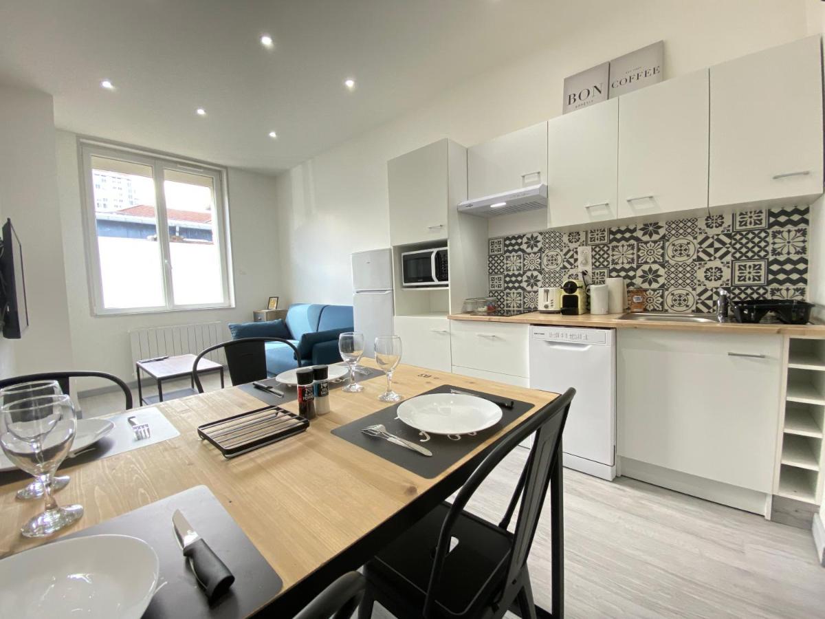 Casamara 1 T1 avec 2 couchages 10 min CHU - Housity