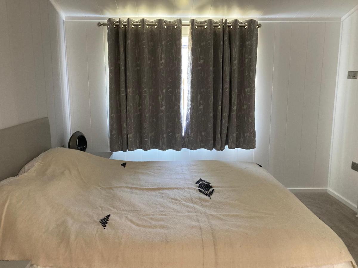 Beach Base Lodge, Padstow Cornwall - Housity