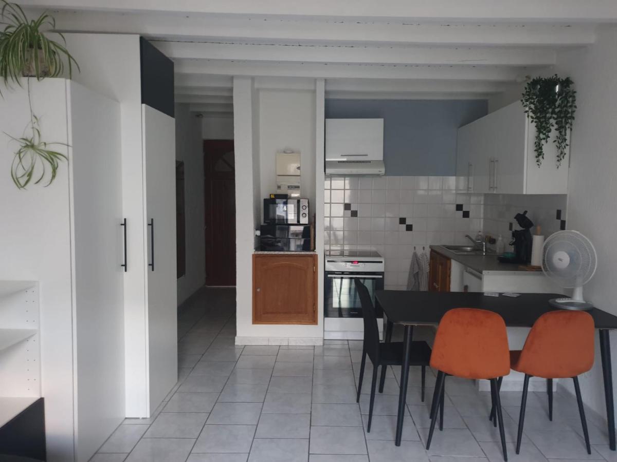 Studio tout confort centre ville - Balcon, Clim, TV, Wifi - Housity