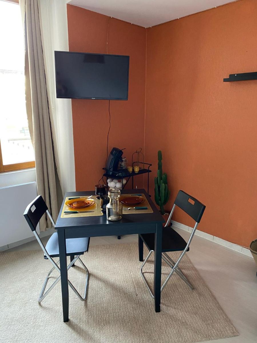 Le NID - Studio Place Emile Zola / parking gratuit - Housity