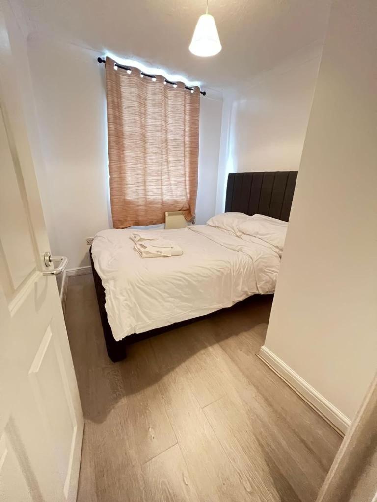 Entire One Bedroom Flat, 5 - Housity