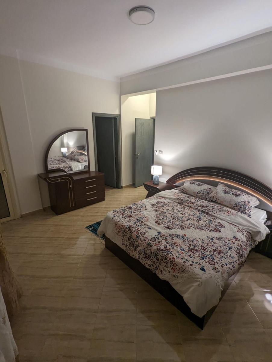 Suitetrails - 3 Room Apartment at Fifth Settlement with Hot Tub