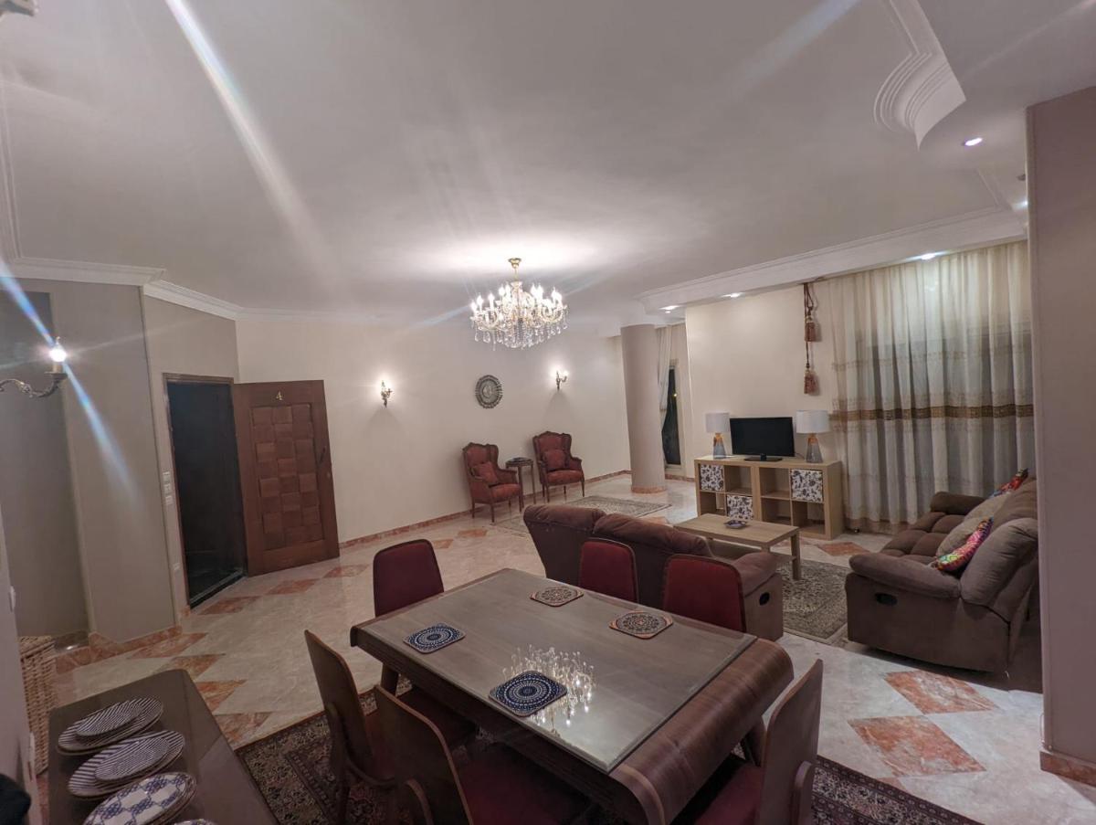 Suitetrails - 3 Room Apartment at Fifth Settlement with Hot Tub