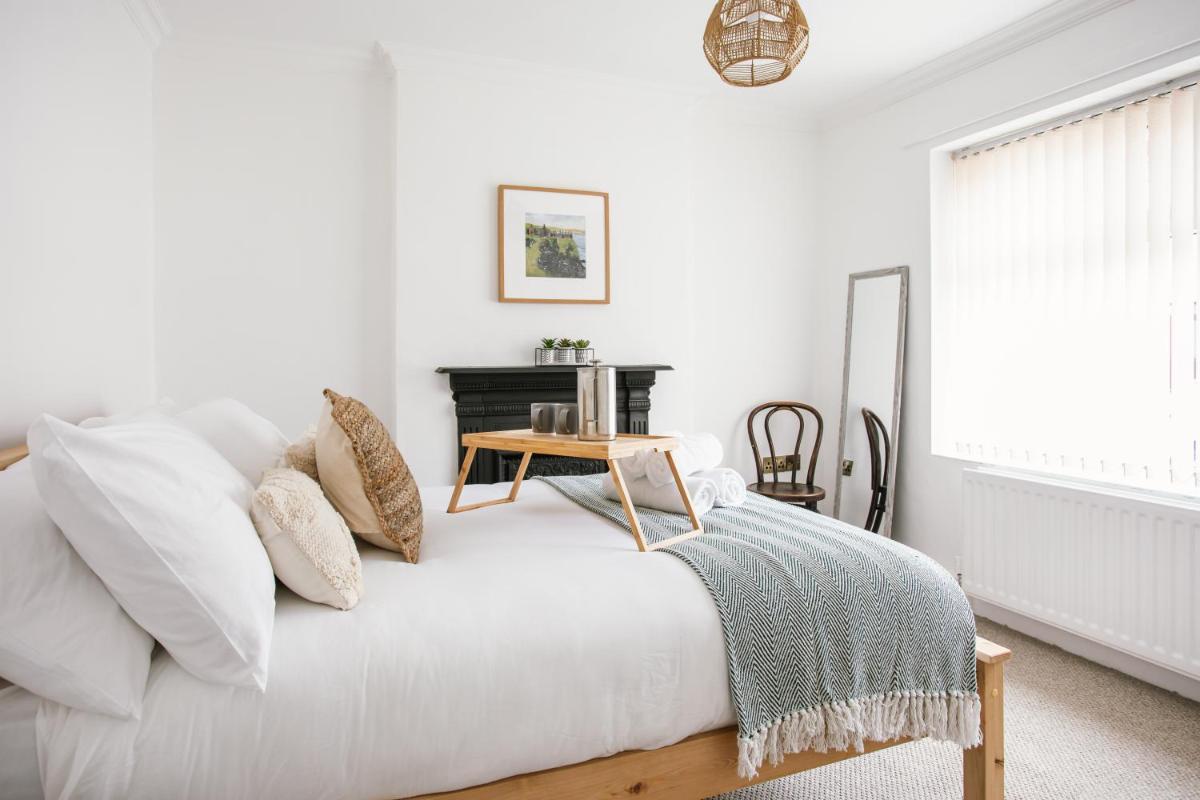 Cosy period cottage 2min walk to the beach - Housity