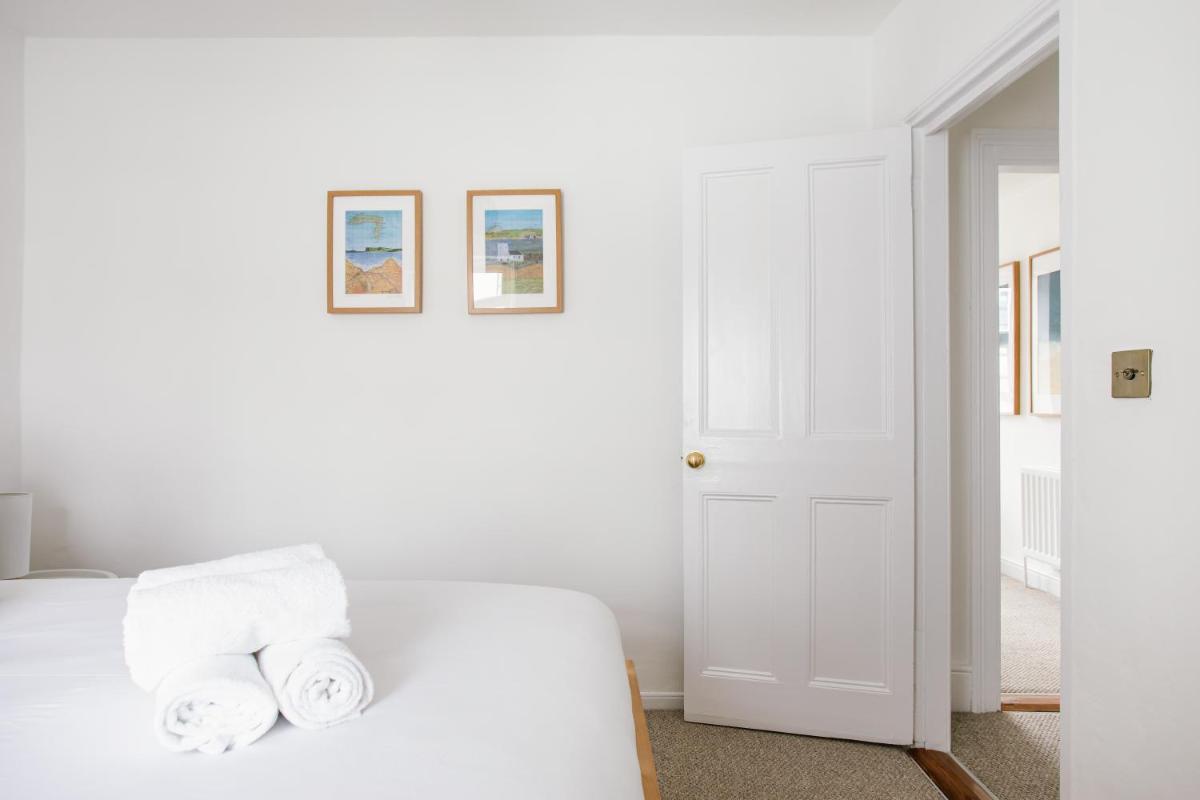 Cosy period cottage 2min walk to the beach - Housity