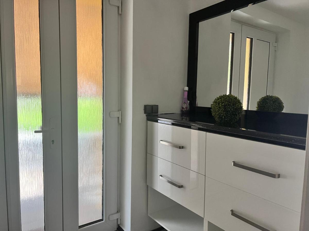 R&H Ubytování u Českého Krumlova - Milenecký azyl - Penzion - Apartmán - Housity
