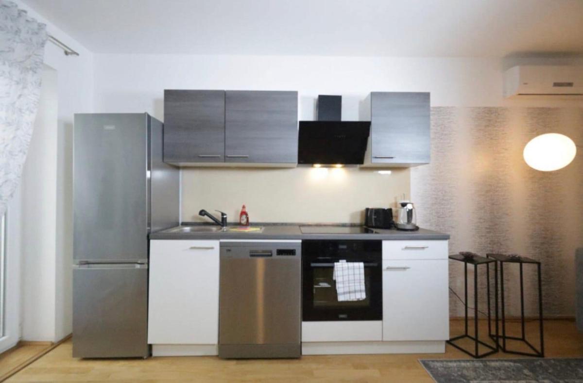 Sunny & cozy Penthouse with Balcony DG5 - Housity