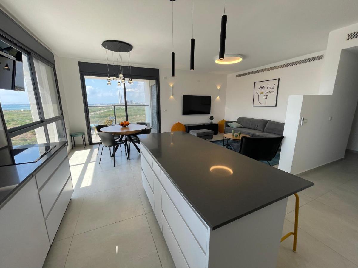 #דירת יוקרה על הים Sunset Beach Apartment# - Housity