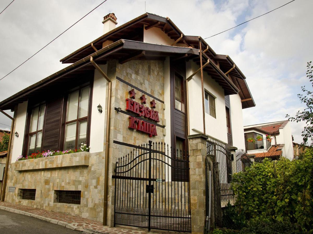 Bizev Hotel - Housity