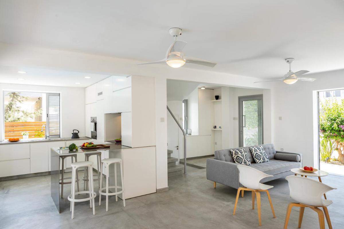 Cyclops Cave Protaras Villa - Housity