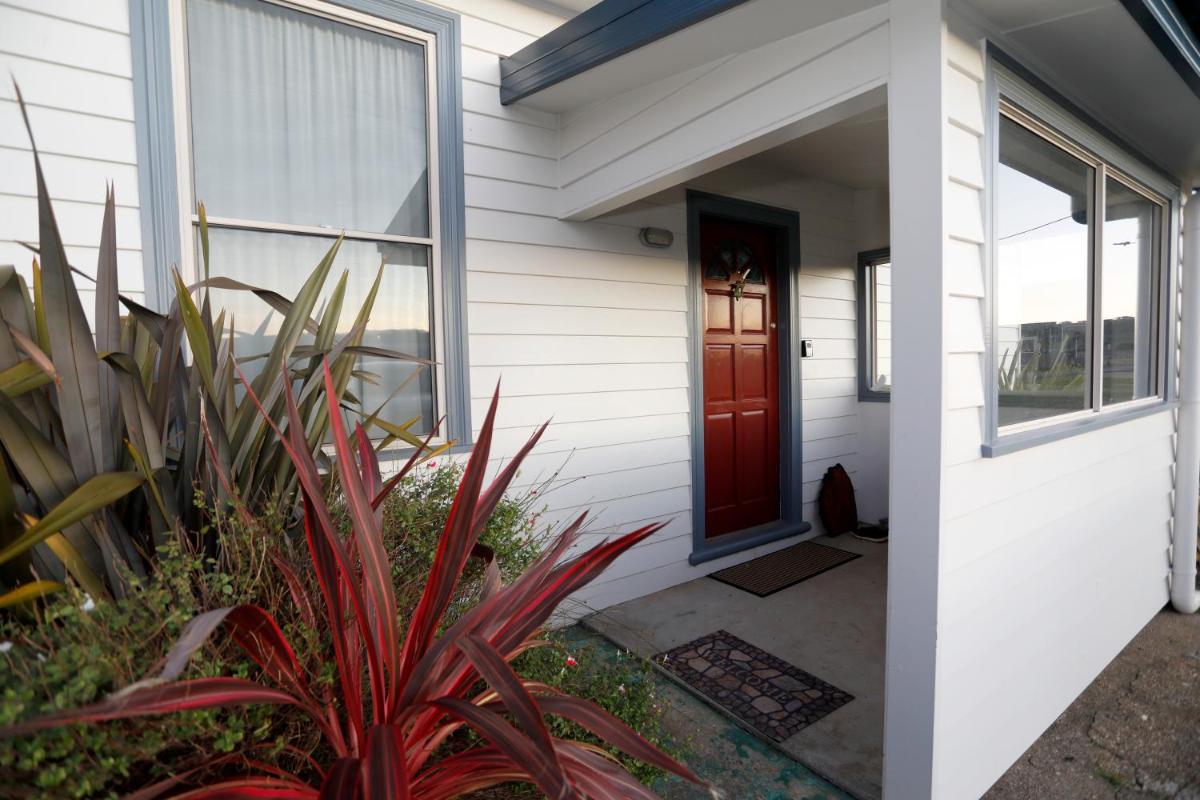 Stanley Beach House with Stunning Nut Views! - Housity