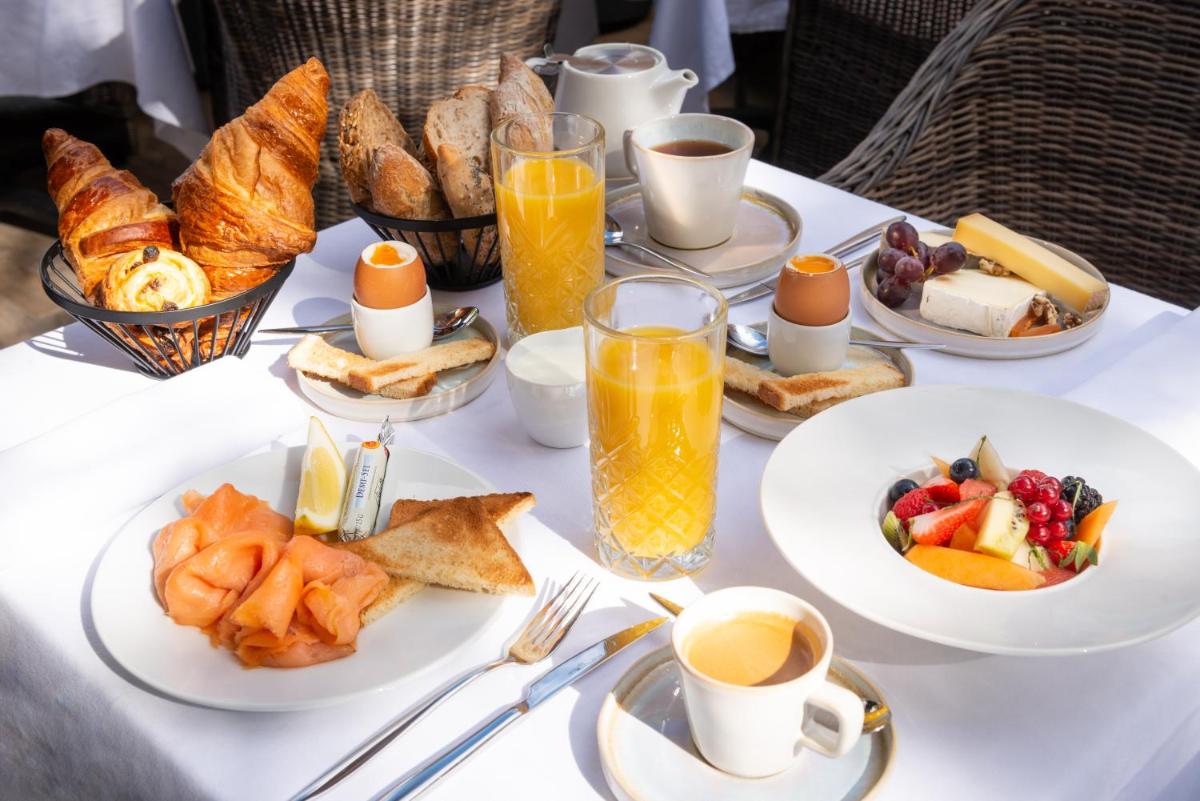 Nourriture dans l'hôtel ou à proximité