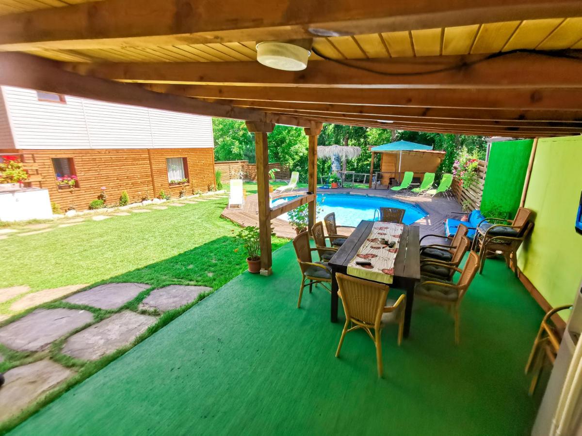 Вила Край реката - Housity