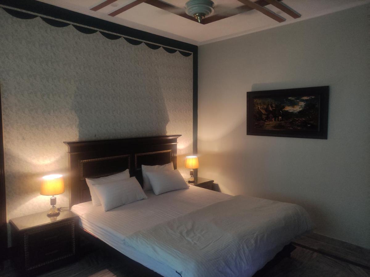 Roof Top Resort -Sun Rise Room - Housity
