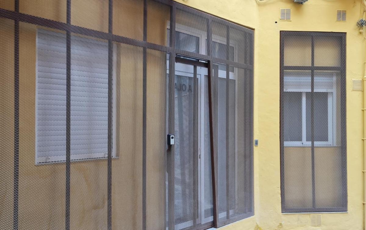 APARTAMENTOS DESAMPARADOS - Housity