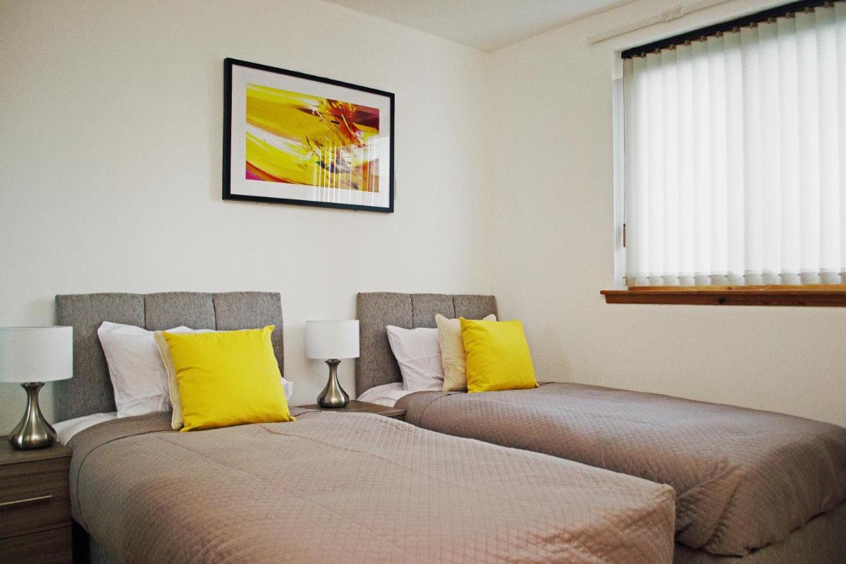 Superb 2 Bedroom Flat - Refurbished Dec 2024 - Housity