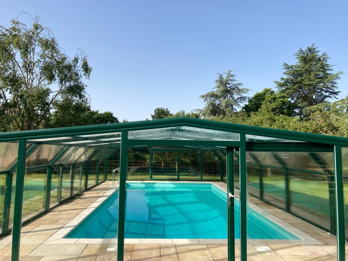 Large House On Farm With Own Heated Pool, As Seen On BBC TV - Housity