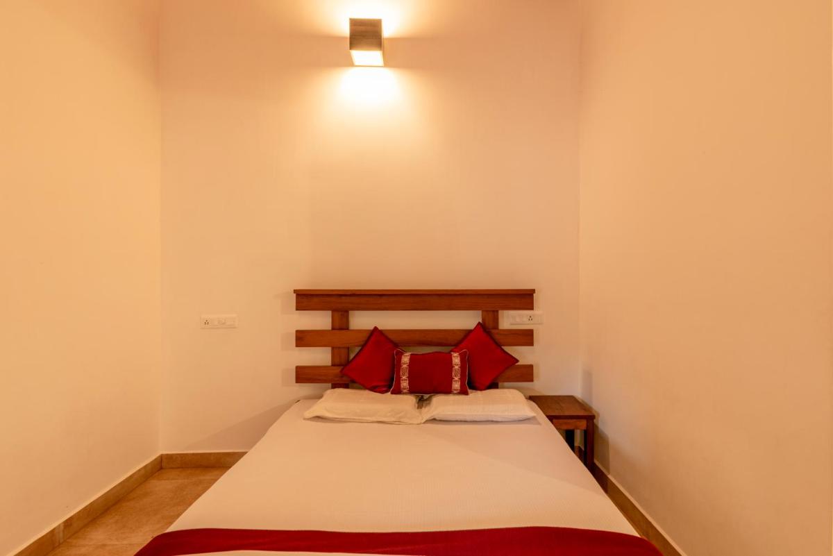 Clover, 1br amidst coffee plantation by Roamhome - Housity