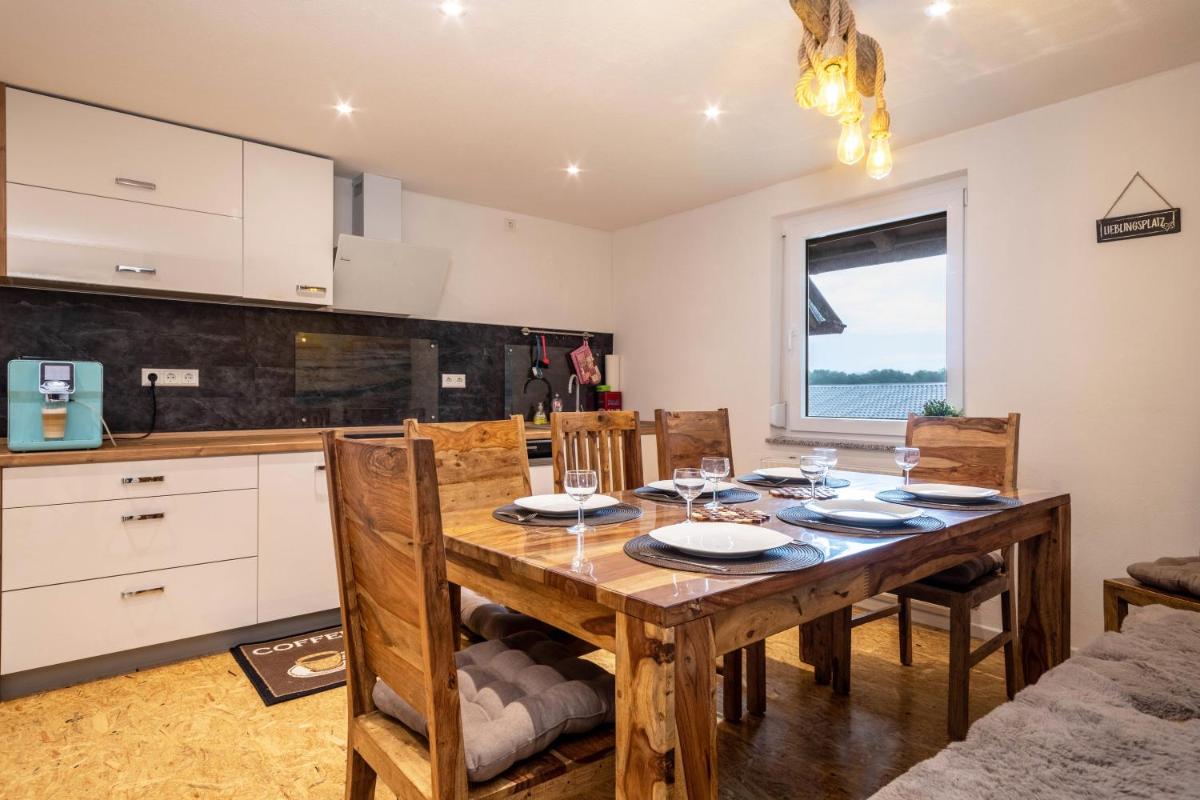 Ferienwohnung Ellenweiler bis 10 P - Housity