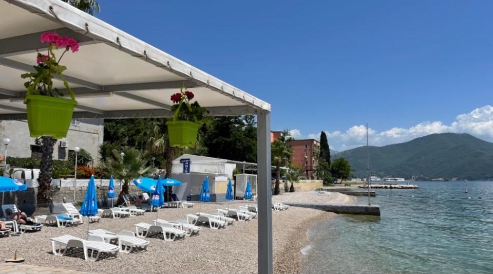 First line Boka Bay apartment - Housity