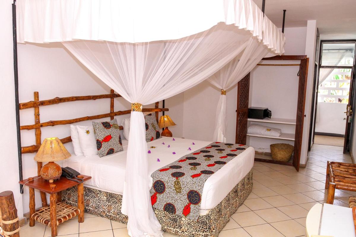 Kahama Hotel Mombasa - Housity