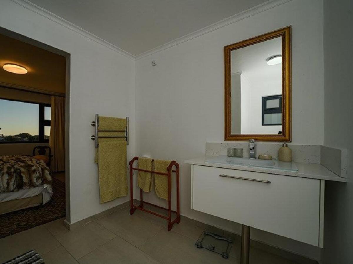 Orca House - Housity