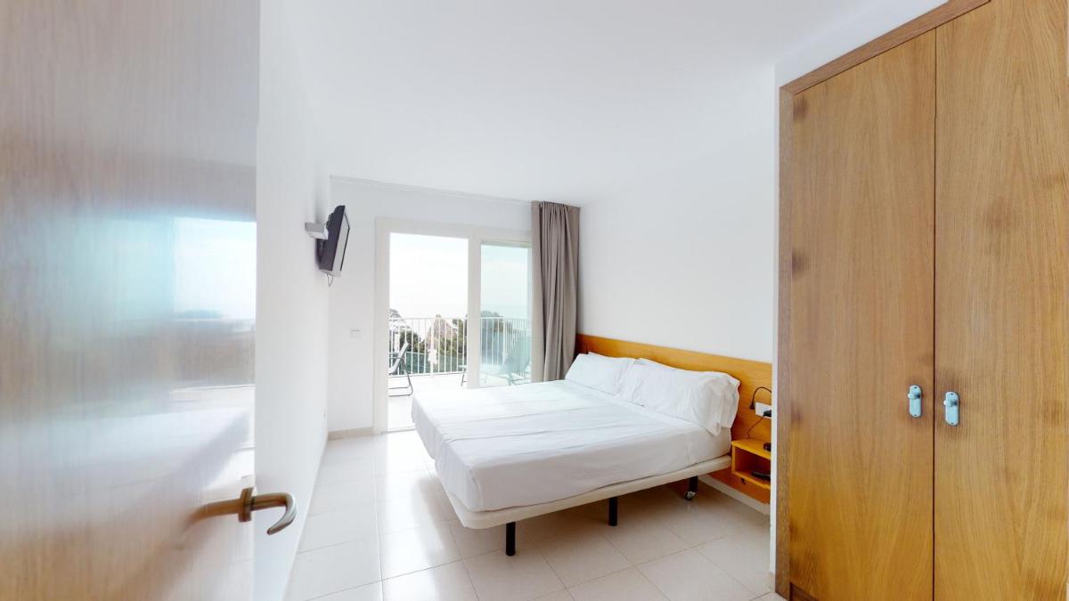 Villa Reymar - diseño y vistas al mar - Housity
