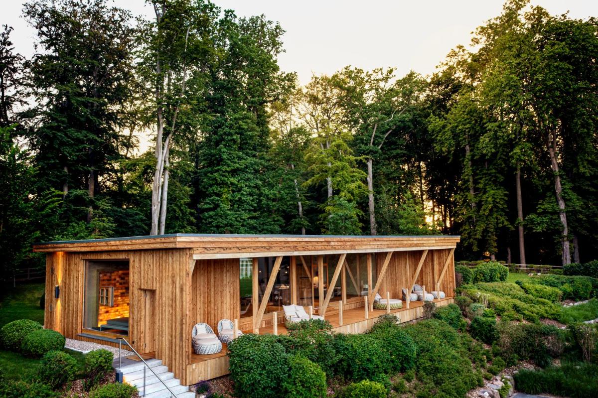 Ein Garten an der Unterkunft Weissenhaus Private Nature Luxury Resort