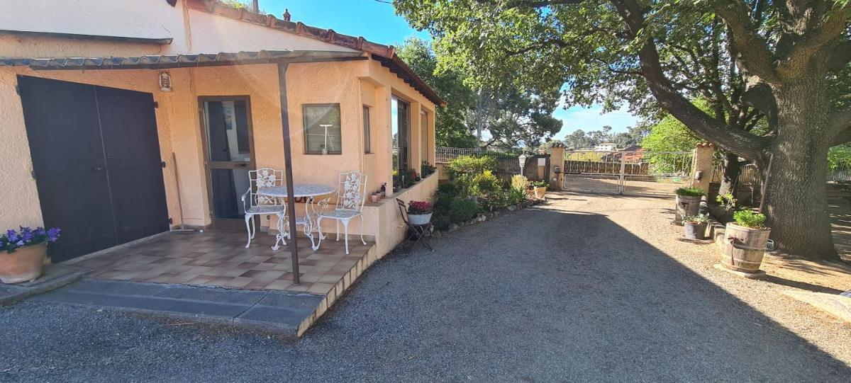 Charmante maisonnette sur les hauteurs d'Ollioules - Housity