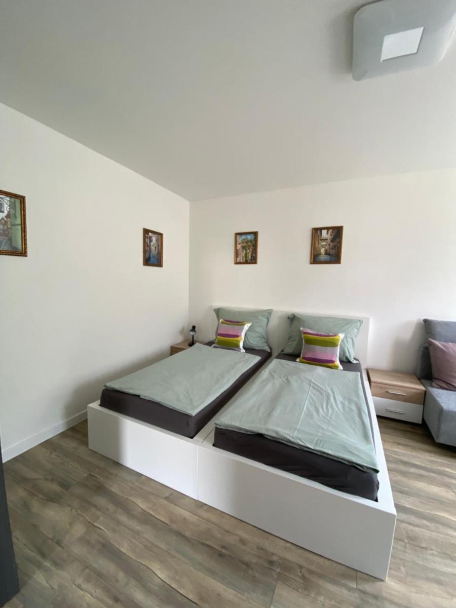 Apartmány U Viaduktu 46 - Housity