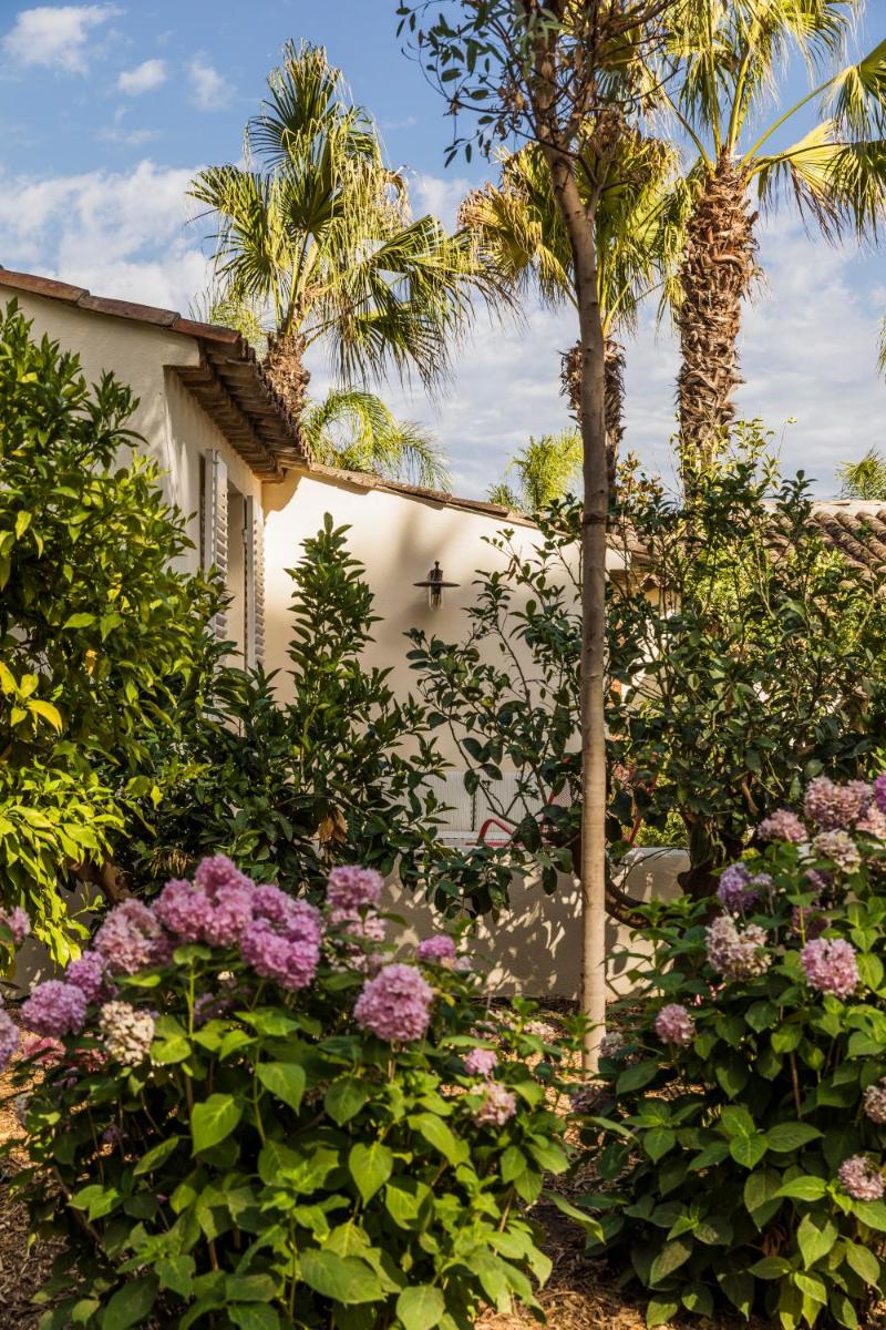 Jardin de l'établissement Hôtel La Tartane Saint-Tropez